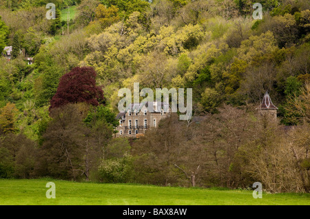 Herefordshire UK Wye Valley Welsh Bicknor Auberge de jeunesse et l'Église le bord de la rivière Wye Banque D'Images