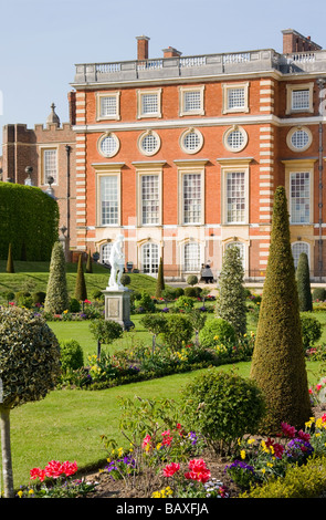 Le jardin privé Hampton Court Palace Hampton Court Londres Angleterre Banque D'Images