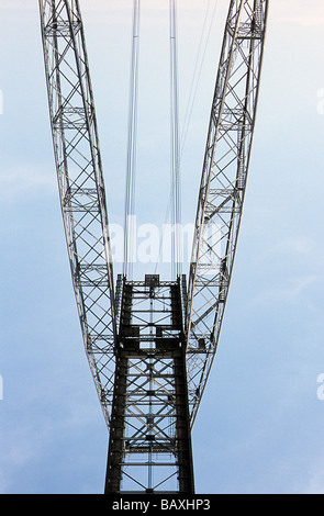 France, pont transbordeur entre R. Charente, près de Rochefort, Charente-Maritime. Banque D'Images