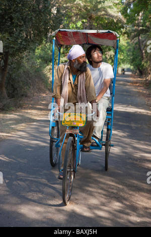 Guide touristique et dans le refuge d'oiseaux de Bharatpur Keoladeo en Inde Banque D'Images