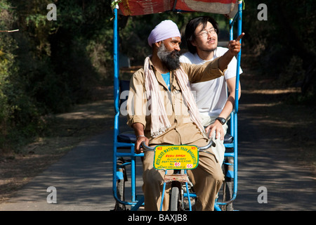 Guide touristique et dans le refuge d'oiseaux de Bharatpur Keoladeo en Inde Banque D'Images