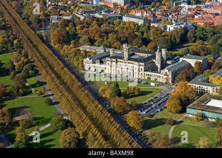 Vue aérienne de l'université de Hanovre maintenant appelé l'Université Leibniz dans l'ancien Palais Welfen, l'avenue des tilleuls dans Georgen Banque D'Images