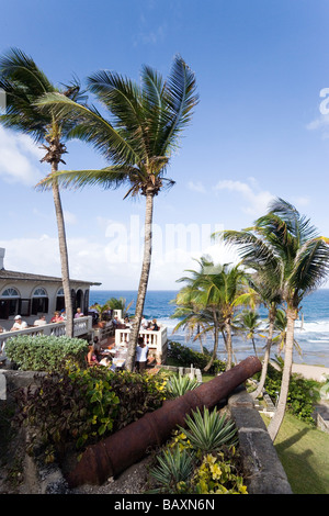 Vue depuis la maison ronde Inn sur la mer, Bethsabée, Barbados, Caribbean Banque D'Images
