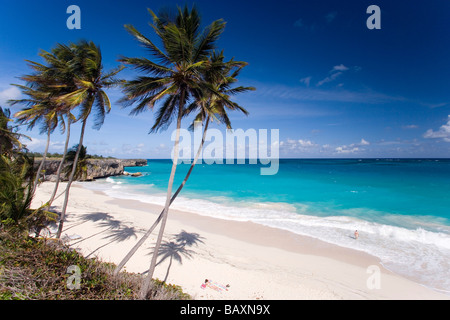 Vue sur plage de sable fin de la baie inférieure, Saint Philip, Barbade, Caraïbes Banque D'Images