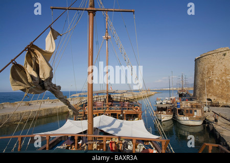 Voyage en bateau pirate Neptun, par Kaleidoskop Turizm, port, Kyrenia, Girne, Chypre Banque D'Images