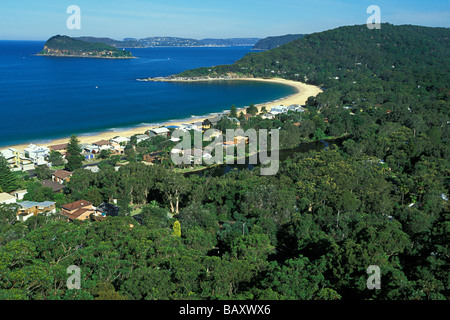 Le Pearl Beach, Broken Bay & Lion Island par l'embouchure de la rivière Hawkesbury près de Gosford, sur la côte centrale de la Nouvelle-Galles du Sud Australie Banque D'Images