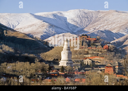 Montagnes de Wutai Shan en hiver, montagne, une grande terrasse Cinq Pagode Blanche, dans le Nord de la terrasse, centre bouddhiste, ville de Taihuai Banque D'Images