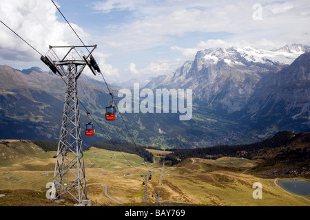 Vue le long Maennlichenbahn GGM (antenne la plus longue du monde en gondole), Grindelwald, Oberland Bernois (Highlands), Canton de Berne, Banque D'Images