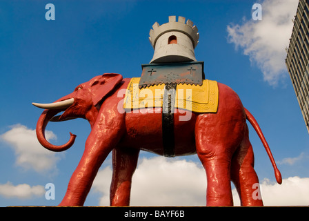 L'éléphant à Elephant and Castle, London, SE1 Banque D'Images
