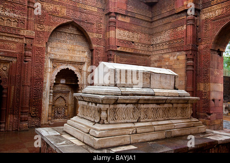 Iltutmish tombe à Qutb Minar à Delhi Inde Banque D'Images