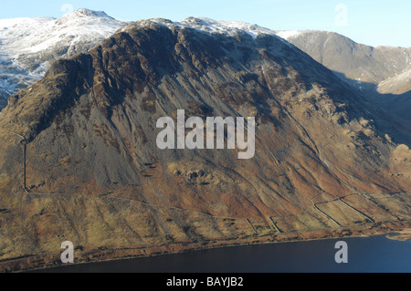 Yewbarrow au-dessus de la tête en Illgill Wastwater Wasdale Lake District Banque D'Images