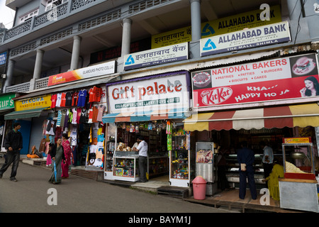 Boutiques de souvenirs et cadeaux pour les touristes dans Shimla. L'Himachal Pradesh. L'Inde. Banque D'Images