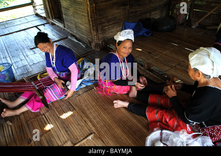 Les femmes Akha maeram village tribal près de Chiang Mai Thaïlande Banque D'Images