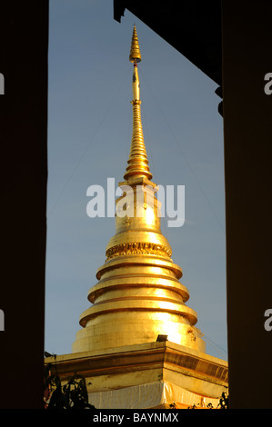 Chedi Wat Phra That chang kham nan nan province Thaïlande Banque D'Images