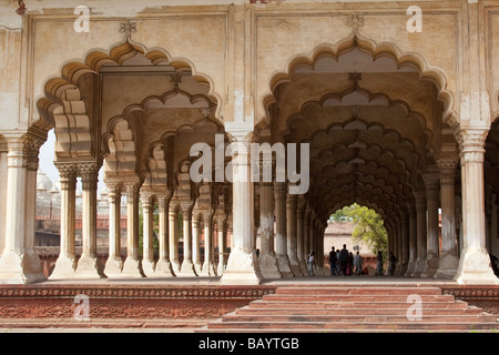 Je suis Diwan ou hall d'audience publique au Fort d'Agra Agra en Inde Banque D'Images