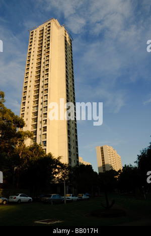 Commission de logement logements sociaux à Waterloo, Sydney. Dans un bâtiment ; skyscraper ; très grande tour bloc, bloc d'appartements ; maisons ; Banque D'Images