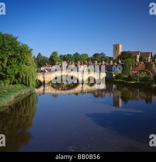 Aylesford pont traversant la rivière Medway, Aylesford, Kent, Angleterre, Royaume-Uni. Banque D'Images