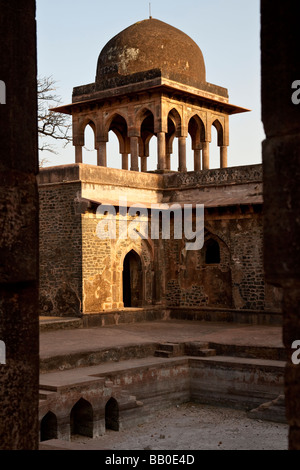 Baz Bahadurs Palace au ruines de Mandu dans le Madhya Pradesh Inde Banque D'Images