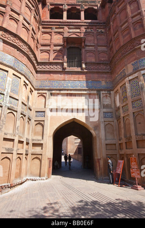 Entrée principale du fort d'Agra Agra en Inde Banque D'Images