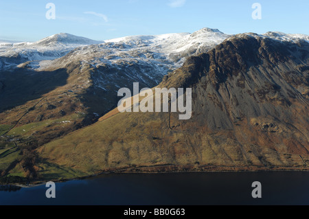 Yewbarrow au-dessus de la tête en Illgill Wastwater Wasdale Lake District Banque D'Images