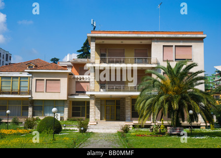 Ancienne résidence du dictateur Enver Hoxha dans Blloku district de Tirana Albanie Europe Banque D'Images