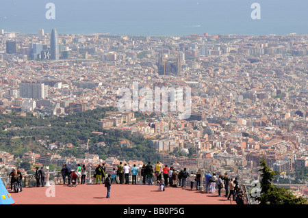 Vue sur Barcelone depuis Tibidabo Banque D'Images