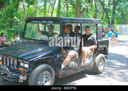 La patrouille policière sécurité festival à doorless SUV. Sports Festival Hmong McMurray Domaine St Paul Minnesota USA Banque D'Images