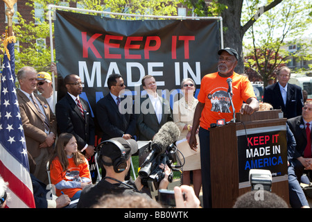 Danny Glover parle à un rassemblement pour sauver les emplois du secteur manufacturier américain Banque D'Images