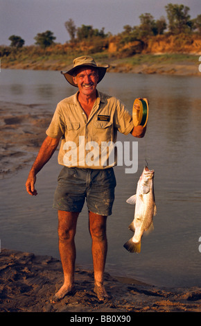 La pêche au Barramundi, Kimberley, Australie occidentale Banque D'Images