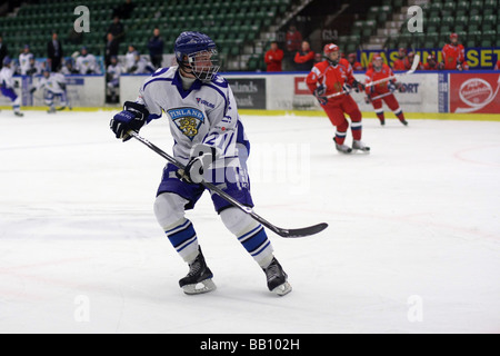 Aucun joueur finlandais Toni Rajala 21 jouer contre la Russie dans un tournoi U18. Banque D'Images