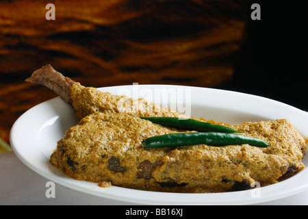 Doi ilish Hilsa ou Ilish Mach est un plat de poisson populaires de l'est une partie de l'Inde. Banque D'Images