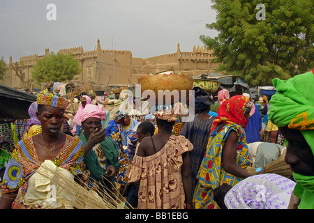 MALI, Djenné. Dans le marché du lundi de Djenné (RF) Banque D'Images