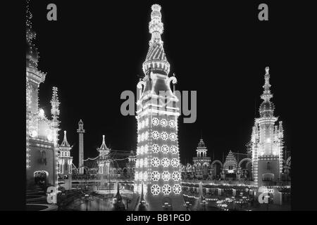 Le Luna Park la nuit dans Coney Island Banque D'Images