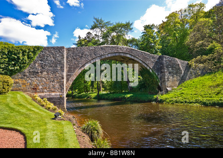 Cité médiévale Brig O'Doon au Burns National Heritage Park à Alloway Ecosse enjambant la rivière Doon Banque D'Images