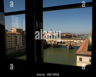 Florence Toscane Italie La ville de la Renaissance photo montre le Ponte Vecchio, de la Galerie des Offices une chambre avec vue Banque D'Images