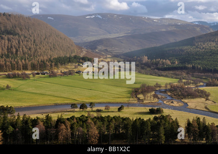 Vue vers Linn de Dee de Creag Bhalg près de Braemar Ecosse Banque D'Images