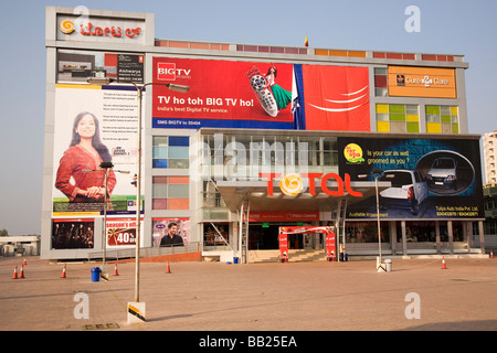 Un hypermarché et un centre commercial à Whitefield, une banlieue de Bangalore, en Inde. Banque D'Images
