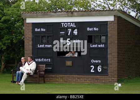 Village de bord de cricket à Lapworth, Warwickshire, England, UK