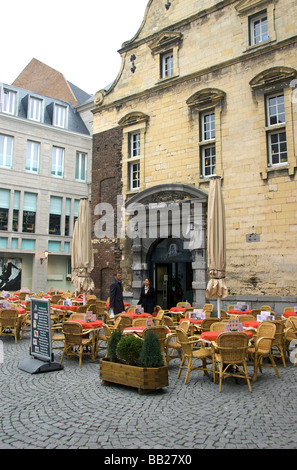 L'Europe, Luxembourg, Maastricht, Pays-Bas, café avec terrasse dans la Vieille Ville Banque D'Images