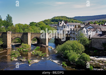 Rivière Dee Bridge Llangollen Denbighsire au nord du Pays de Galles UK United Kingdom Europe Banque D'Images