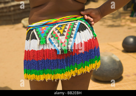 Jupe perlée d'un Zulu girl, KwaZulu Natal, Afrique du Sud" Banque D'Images