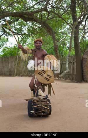 Guerrier zoulou, KwaZulu Natal, Afrique du Sud" Banque D'Images