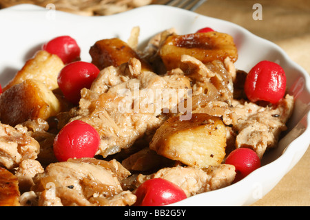 Khoresht-e Seib est un ragoût de viande avec pommes et fruits secs Banque D'Images