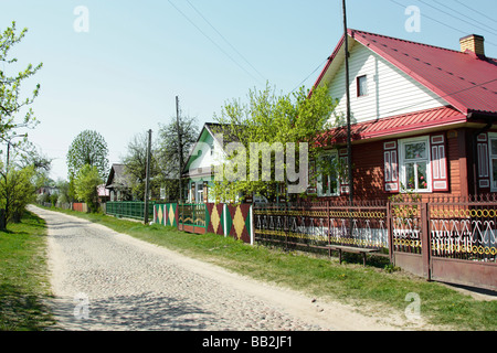 Maison traditionnelle en bois dans village Soce, Pologne Banque D'Images