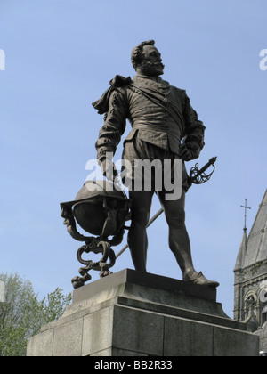 Statue en bronze de Sir Francis Drake à Tavistock Devon Banque D'Images