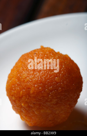 Laddu ou laddoo est un doux populaires de pays d'Asie du Sud. Il est habituellement préparé sur les festivals. Banque D'Images