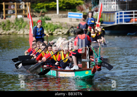 Courses de bateaux-dragons à Abingdon, 2009 31 Banque D'Images