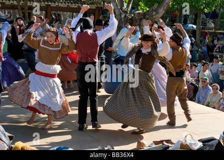 Troupe de folkdancing Pedralva, près de Coimbra dans le Bairradinha Região de la région de Beira Litoral (lors d'une performance à l'Alte dans l'Algarve) Banque D'Images