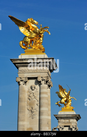 Le Pont Alexandre III, Paris, France Banque D'Images