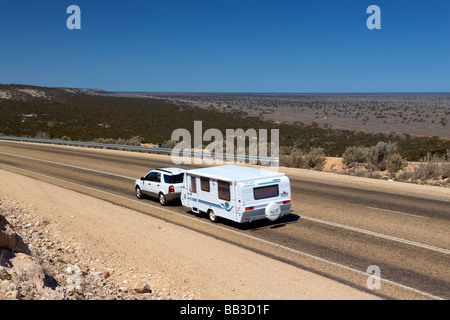 L'Autoroute Erye en Australie de l'Ouest la route principale dans le sud de l'Australie. Banque D'Images